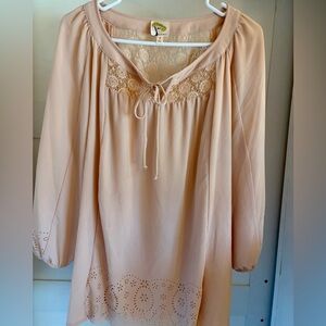 fig and flower Peach Lace-Trim Peasant Blouse